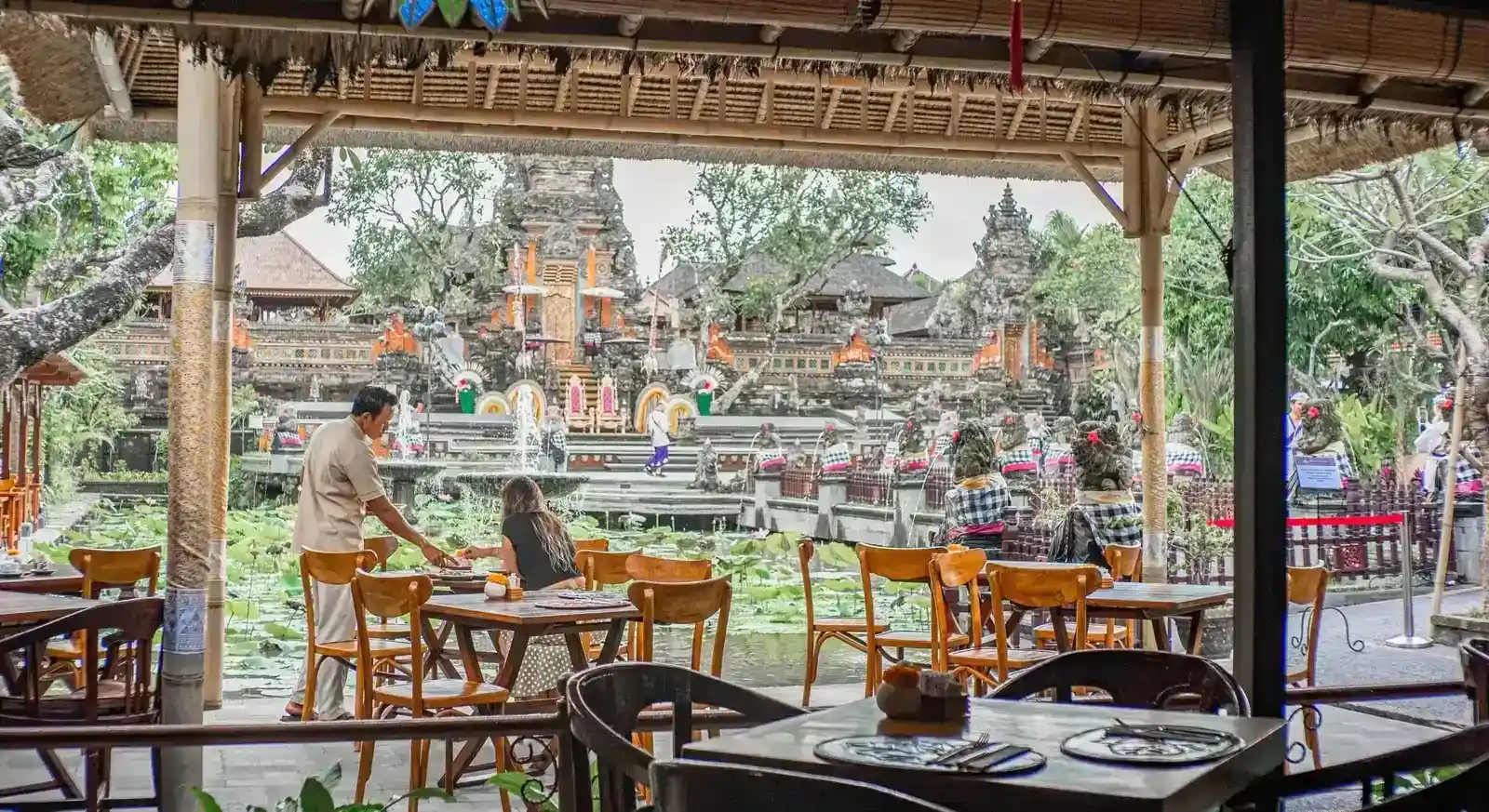 cafe-lotus-restaurant-ubud