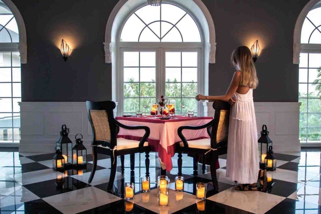 romantic-dining-set-up